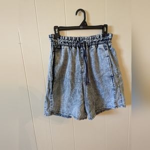 Women's 80's/90's style jean shorts